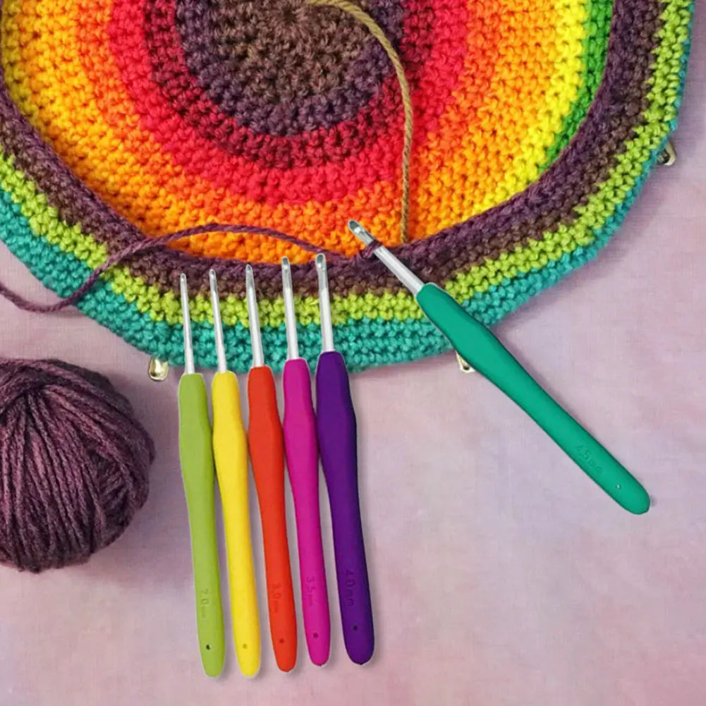 Crochet Hooks Set Yarn Knitting Needles with Case Colorful Crochet Hooks Kit Ergonomic Handle for Mom Grandma Gifts
